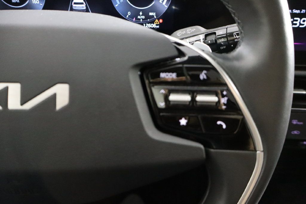 Used 2023 Kia Niro Wave w/ Wave Preserve Package FWD image 10