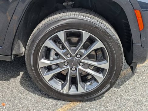 Used 2024 Jeep Grand Cherokee L Overland w/ Advanced Protech Group III AWD/4WD image 10