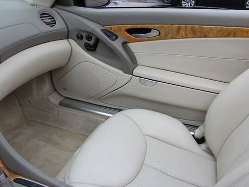 Used 2008 Mercedes-Benz SL 550 image 32
