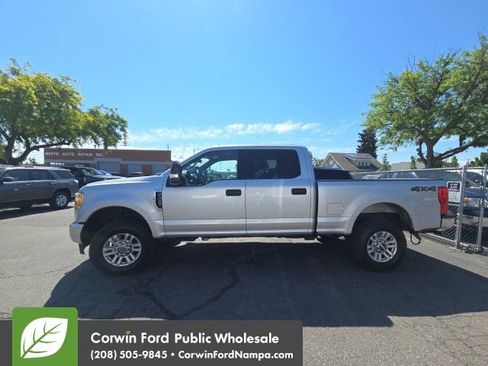 Used 2017 Ford F250 XLT AWD/4WD image 2