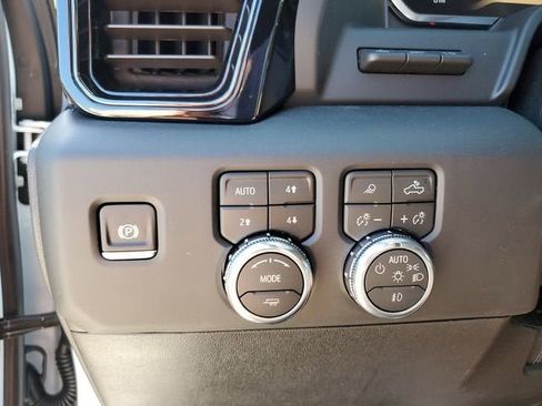 New 2026 GMC Sierra 3500 AT4 w/ AT4 Premium Plus Package AWD/4WD image 31