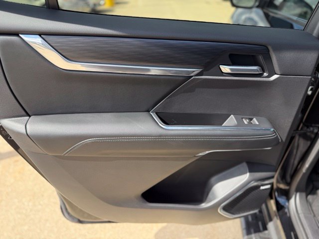 Used 2025 GMC Acadia Elevation FWD image 16