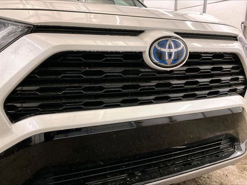 Used 2022 Toyota RAV4 SE w/ Convenience Package image 29