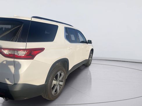 Used 2021 Chevrolet Traverse LT w/ LT Premium Package FWD image 2