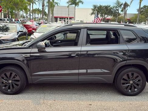 Used 2022 Volkswagen Taos S FWD image 4