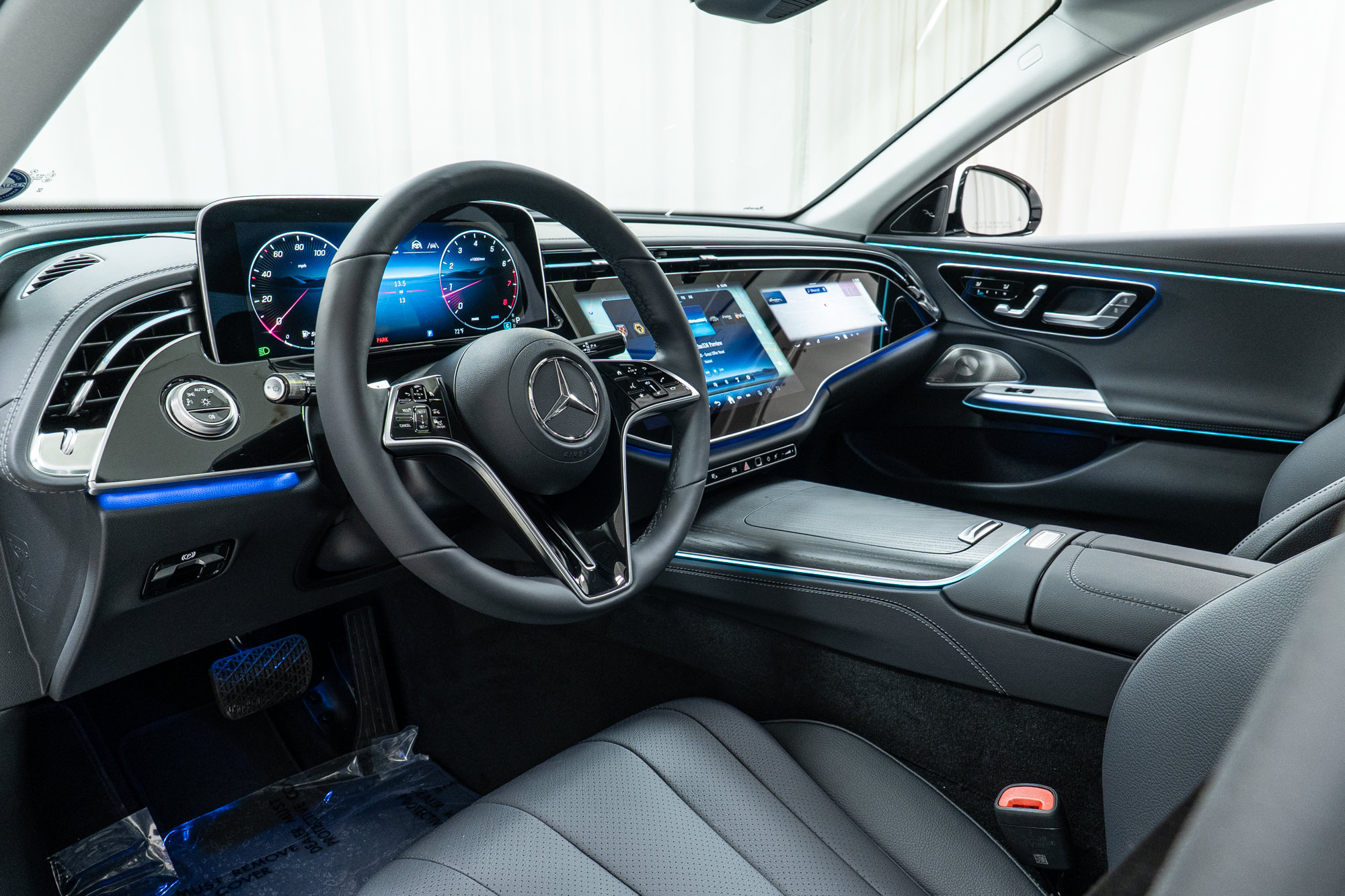 Used 2025 Mercedes-Benz E 350 4MATIC Sedan image 12