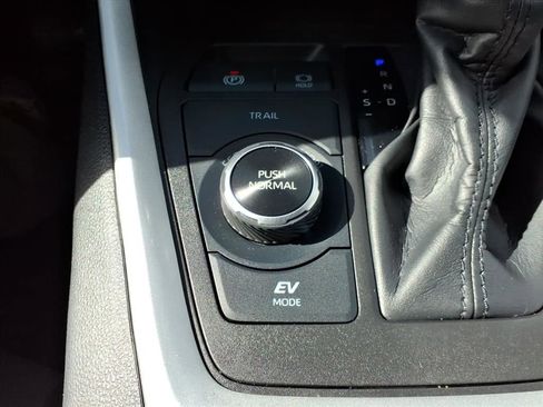 Certified 2022 Toyota RAV4 LE image 15