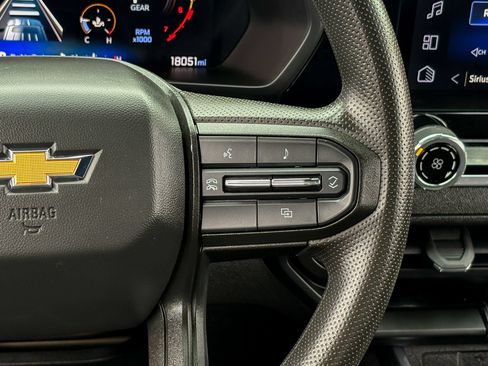 Used 2024 Chevrolet Colorado W/T w/ WT Convenience Package II RWD image 19