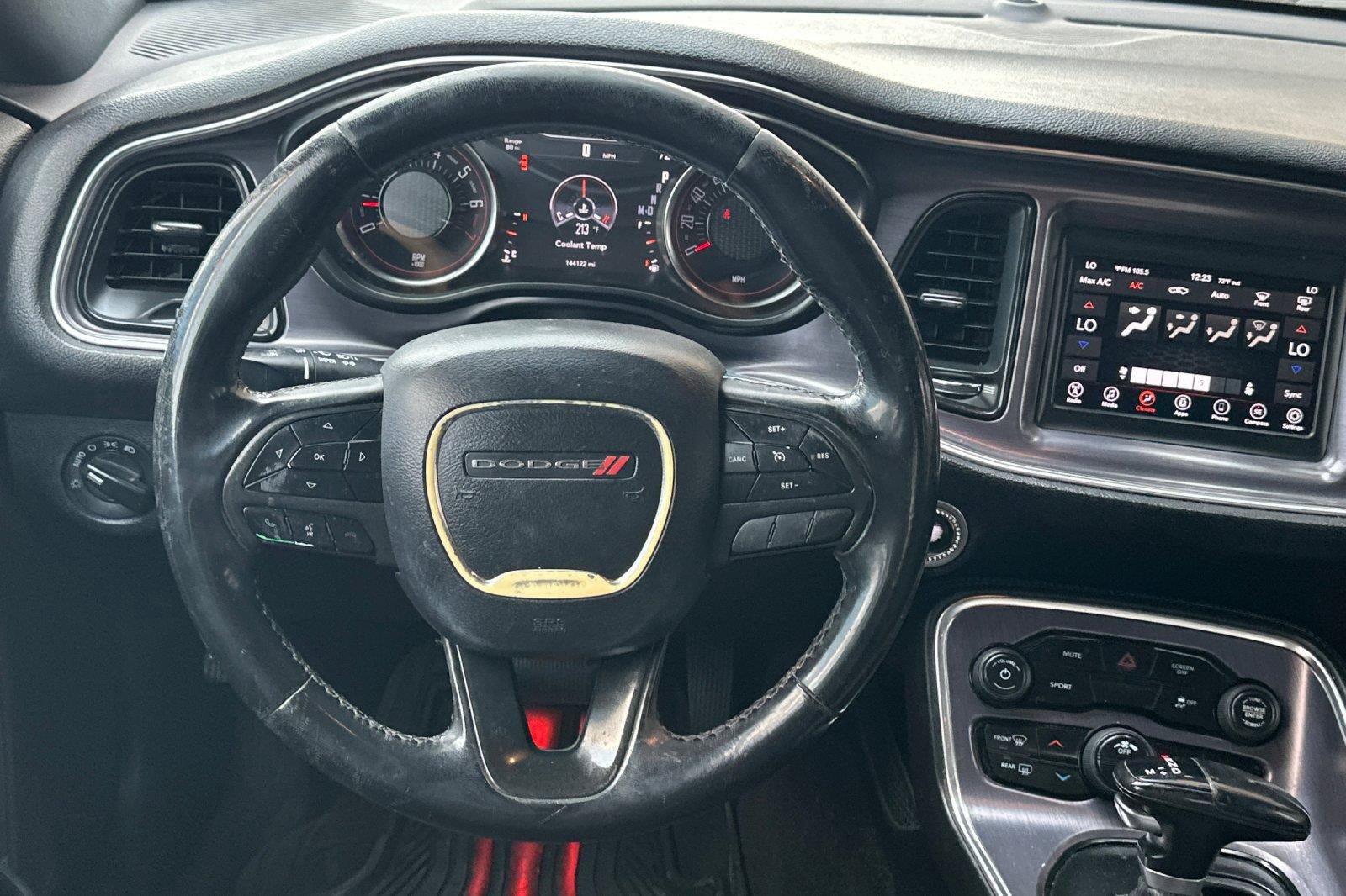 Used 2018 Dodge Challenger SXT RWD image 13