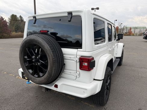 Used 2021 Jeep Wrangler Unlimited Sahara image 7