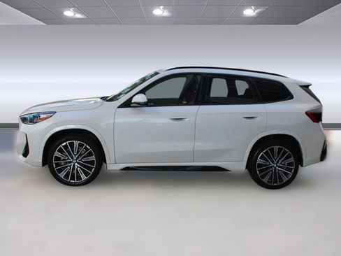 Used 2023 BMW X1 xDrive28i w/ Premium Package image 2