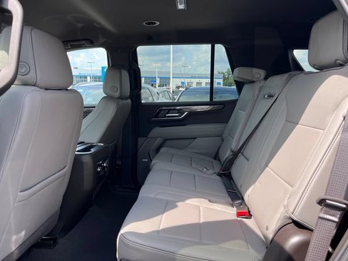 Used 2025 GMC Yukon Elevation AWD/4WD image 19