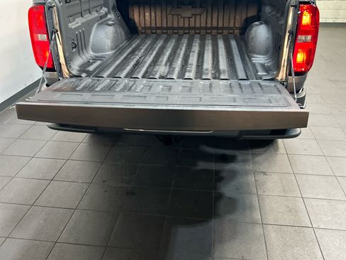Used 2021 Chevrolet Colorado Z71 w/ Safety Package AWD/4WD image 11