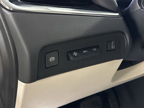 Used 2022 Buick Enclave Avenir w/ Avenir Technology Package image 16