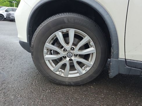 Used 2017 Nissan Rogue SV AWD/4WD image 13