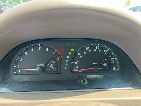 Used 2004 Toyota Camry LE FWD image 10