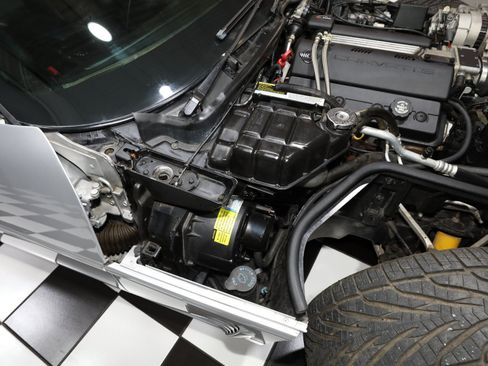Used 1996 Chevrolet Corvette Coupe RWD image 74