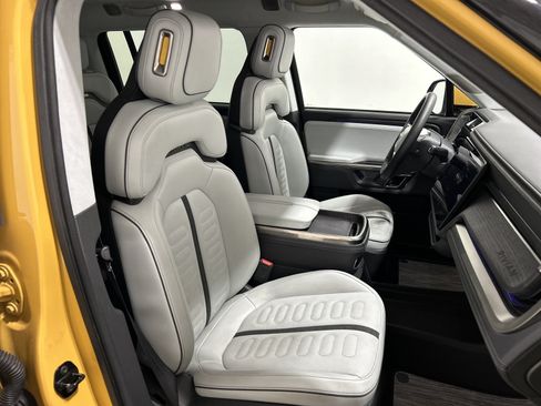 Used 2023 Rivian R1S Adventure AWD/4WD image 24