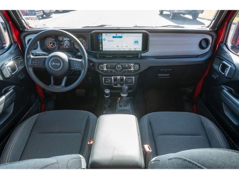 Used 2025 Jeep Gladiator Sport AWD/4WD image 19