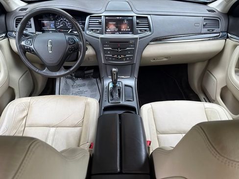 Used 2015 Lincoln MKS AWD image 18