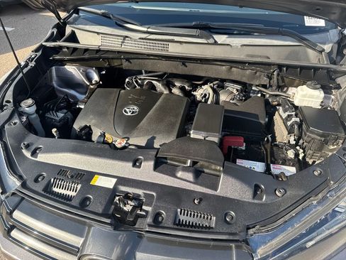 Used 2019 Toyota Highlander SE image 46