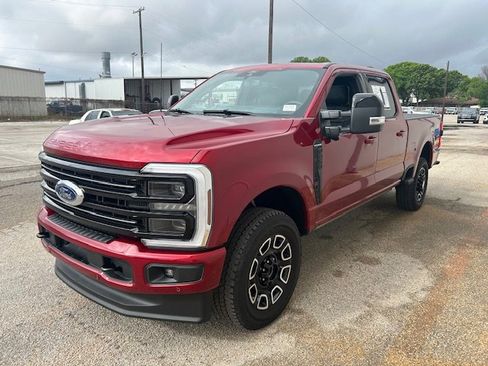 Used 2025 Ford F250 Platinum AWD/4WD image 4