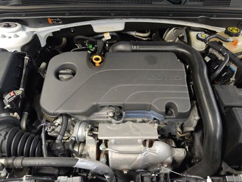 Used 2021 Chevrolet Malibu LT FWD image 30