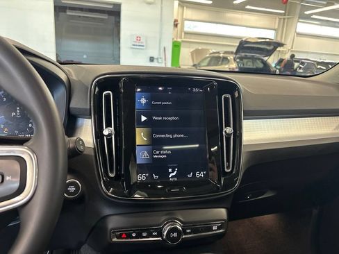 Used 2020 Volvo XC40 T5 Momentum w/ Protection Package AWD/4WD image 14