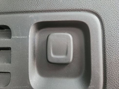 Used 2022 Chevrolet Traverse LT AWD/4WD image 9