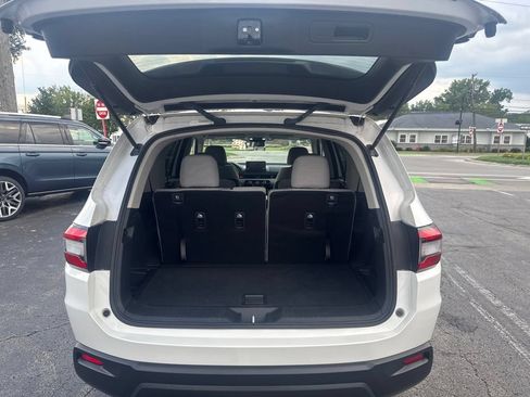 Used 2023 Honda Pilot LX image 40