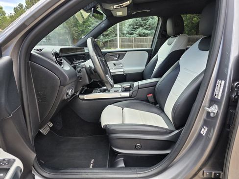 Used 2020 Mercedes-Benz GLB 250 4MATIC image 16