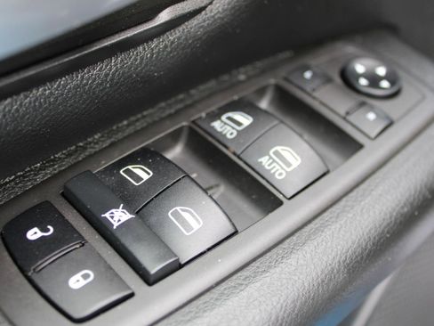 Used 2021 RAM 1500 Tradesman AWD/4WD image 17