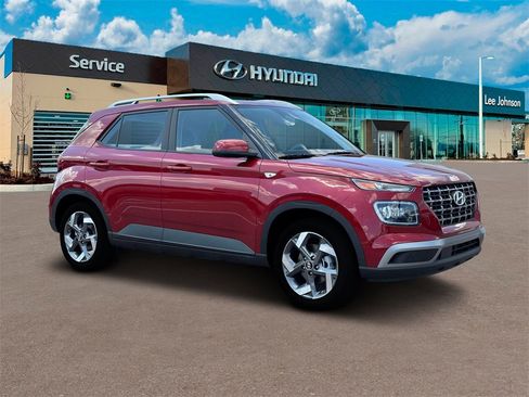 New 2025 Hyundai Venue Limited image 10