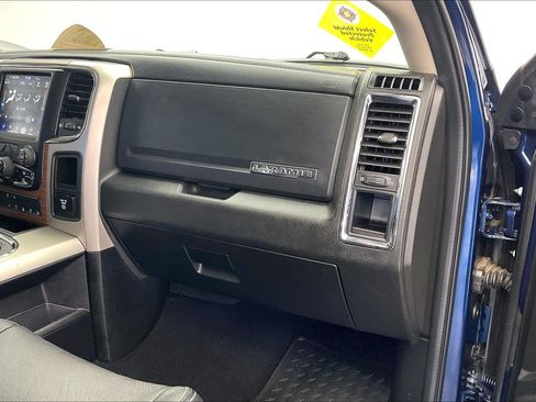 Used 2019 RAM 1500 Laramie AWD/4WD image 14