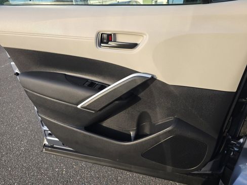 Used 2026 Toyota Corolla Cross L image 31