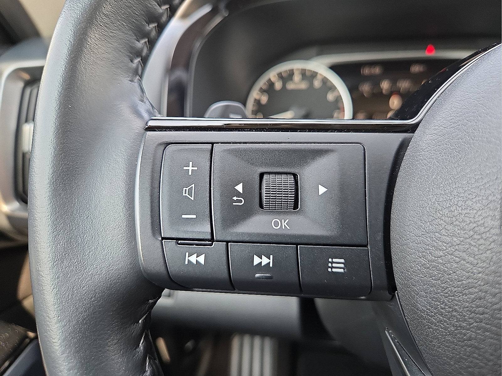 Used 2024 Nissan Pathfinder SL AWD/4WD image 22