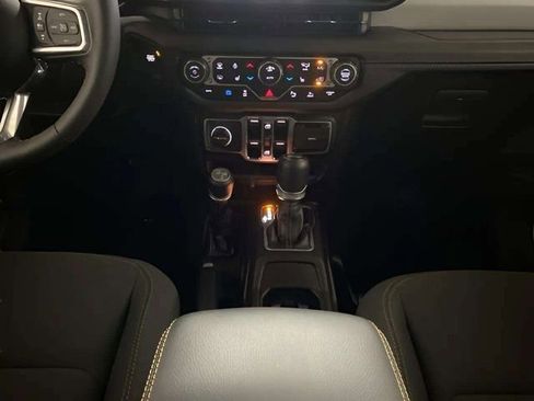 Used 2025 Jeep Wrangler Unlimited Sahara w/ Safety Group image 12