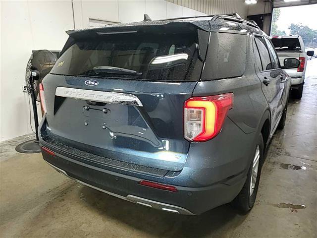 Used 2024 Ford Explorer XLT w/ Equipment Group 202A AWD/4WD image 12