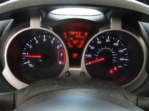 Used 2013 Nissan Juke SL FWD image 12