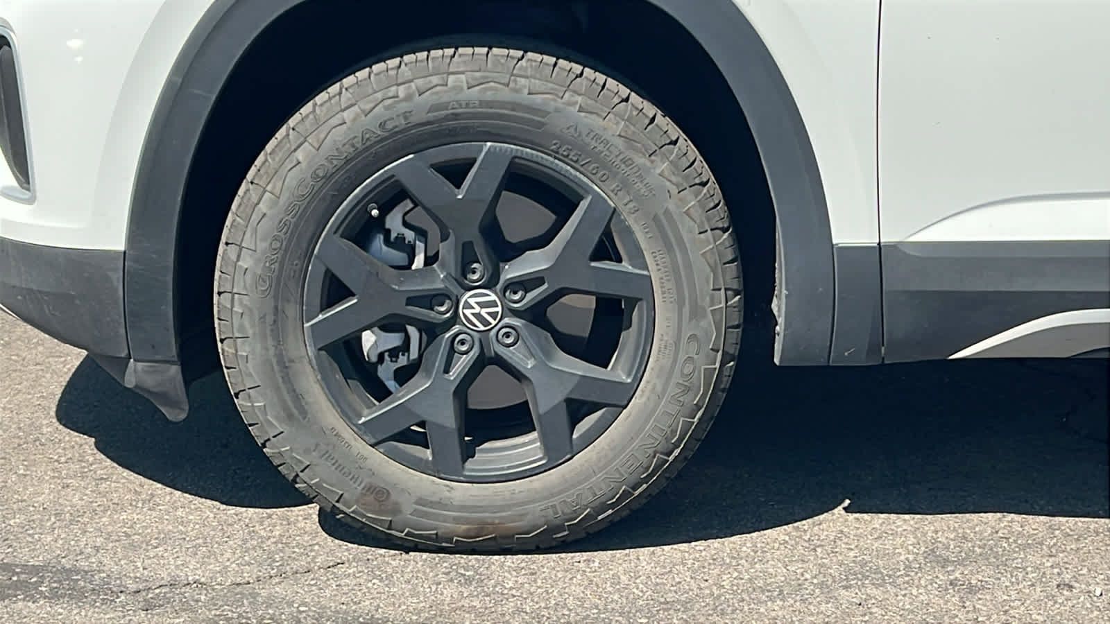 Certified 2025 Volkswagen Atlas Peak Edition SE AWD/4WD image 9
