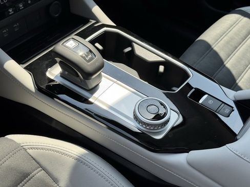 New 2025 Mitsubishi Outlander SE image 15