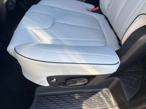 Used 2023 Hyundai Palisade SEL AWD/4WD image 17