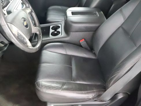 Used 2009 Chevrolet Avalanche LT w/ Luxury Package AWD/4WD image 26
