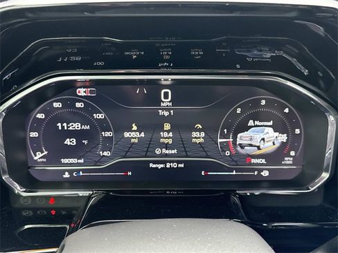 Used 2025 GMC Sierra 1500 SLT image 11