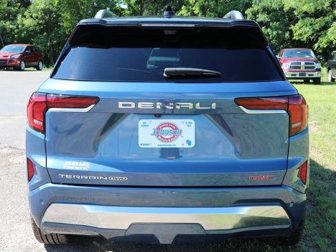Used 2026 GMC Terrain Denali AWD/4WD image 19