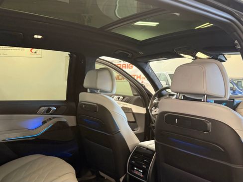 Used 2024 BMW X7 xDrive40i w/ Premium Package AWD/4WD image 17