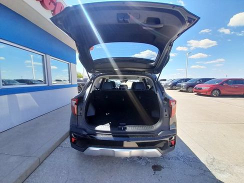 Used 2024 Kia Seltos S AWD/4WD image 48