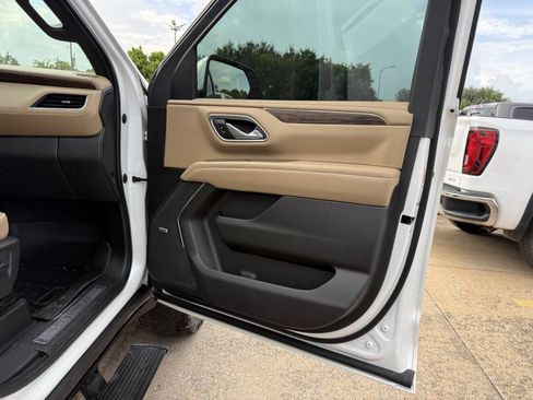 Used 2021 Chevrolet Suburban Premier AWD/4WD image 11