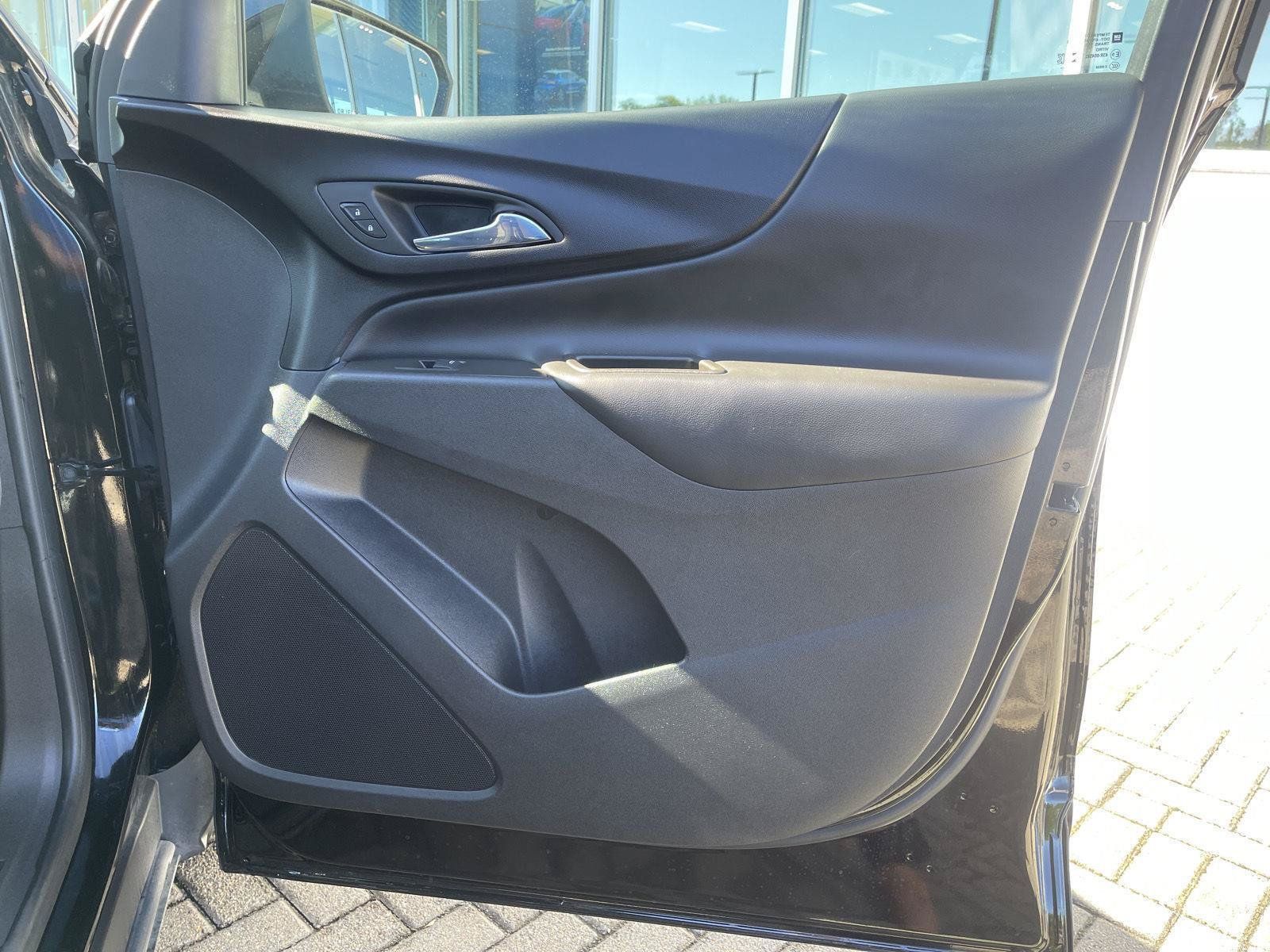 Used 2024 Chevrolet Equinox LT FWD image 29