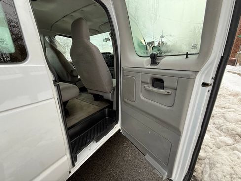 Used 2013 Ford E-350 and Econoline 350 XLT RWD image 20